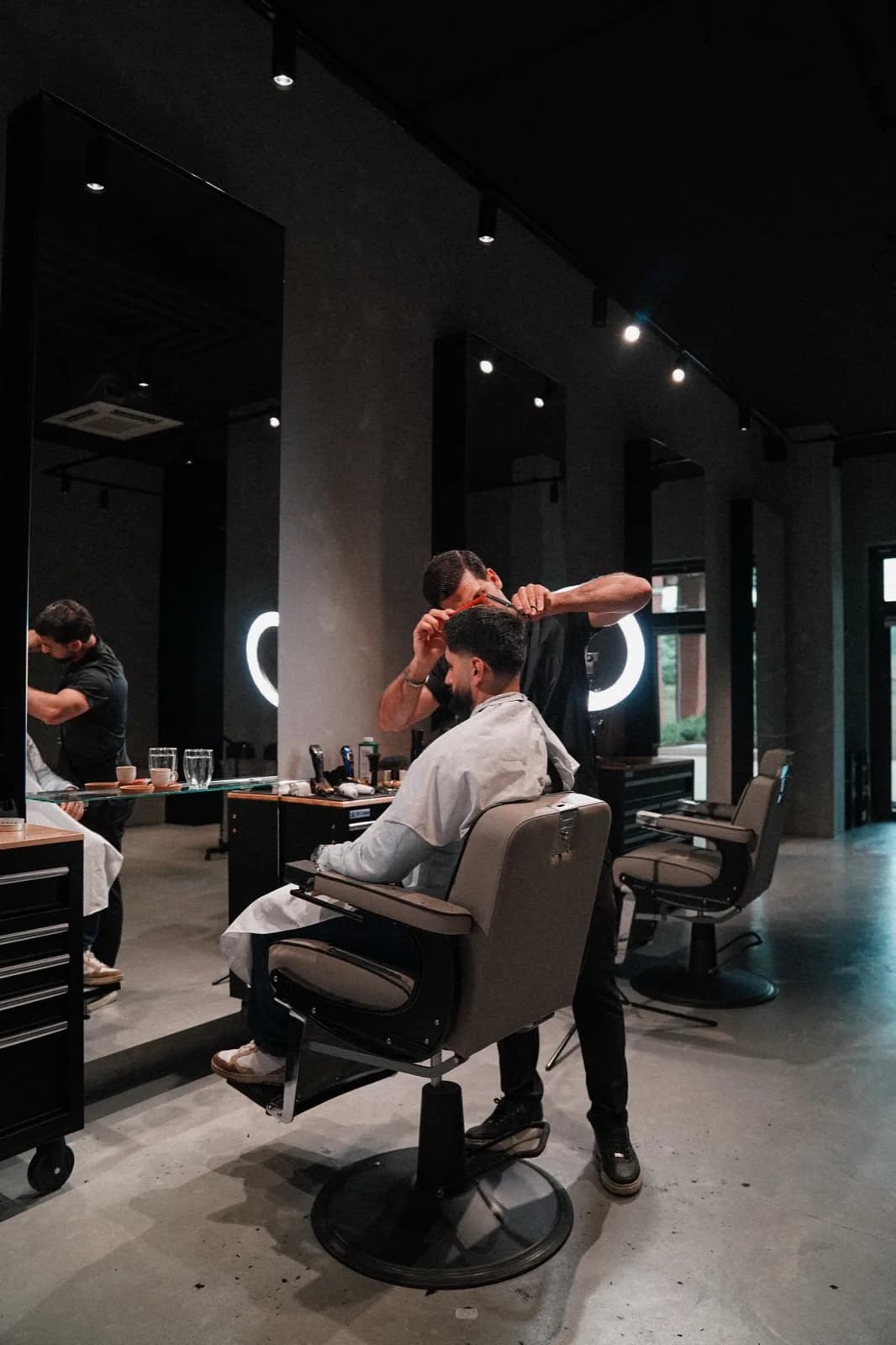 Blick in den Salon von ONYX Cuts in der Nordbahnstraße in Wien